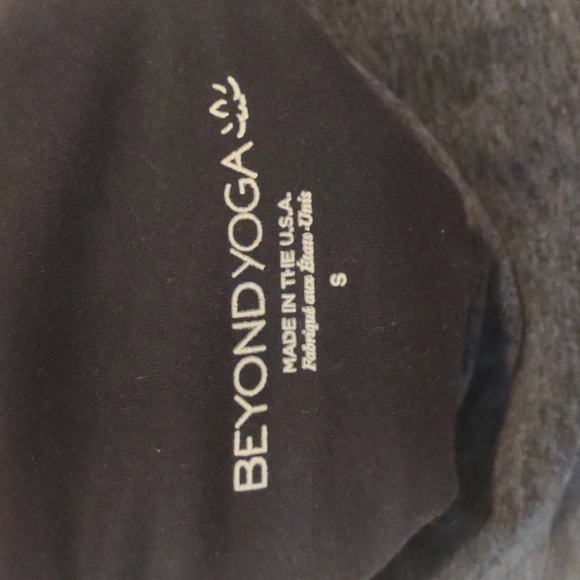 Beyond yoga pants - Picture 2 of 4